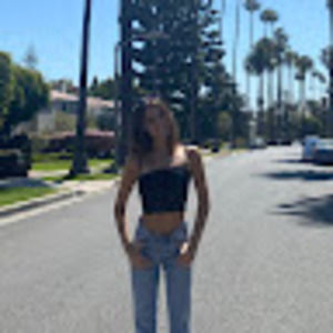 Meet your Posher, Ana